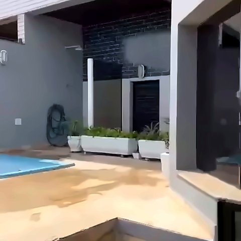 Piscina e deck da área externa da cobertura